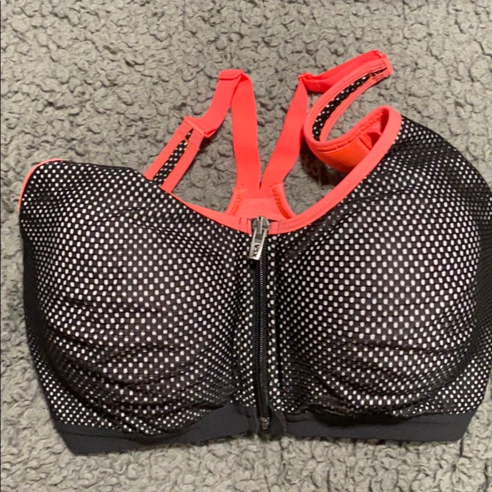 Victoria’s Secret 32ddd sports bra like new